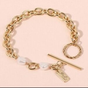 gold and pearl bracelet